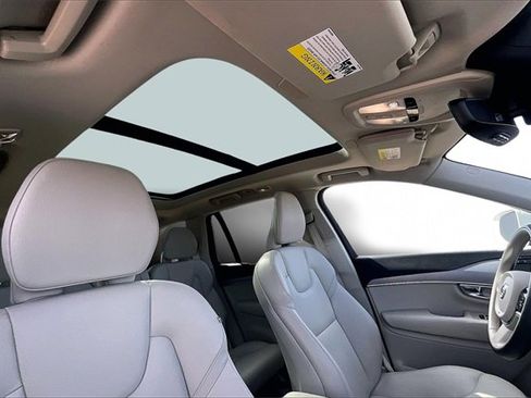 Used 2024 Volvo XC90 B5 Core w/ Protection Package Premier image 17