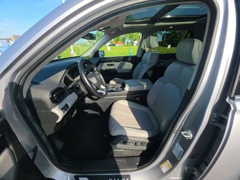 Certified 2024 Honda Pilot Touring image 14