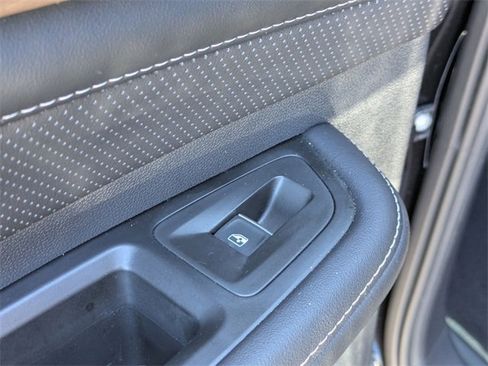 Used 2024 Volkswagen Atlas SE w/ Panoramic Sunroof Package image 24