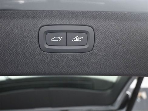 Used 2025 Volvo XC90 B6 Core w/ Protection Package image 25