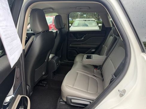 Used 2025 Lincoln Corsair FWD image 14