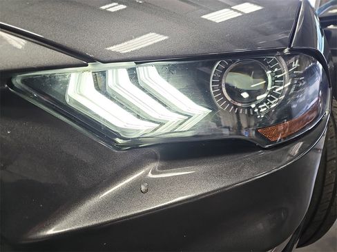 Used 2018 Ford Mustang GT Premium image 29