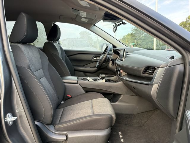Used 2025 Nissan Rogue SV AWD/4WD image 18