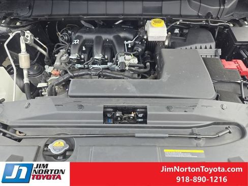 Used 2025 Nissan Pathfinder SV FWD image 31