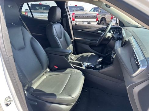Used 2024 Buick Encore GX Sport Touring FWD image 11