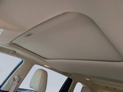 Used 2018 Toyota Highlander XLE image 11