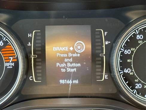 Used 2019 Jeep Cherokee Latitude Plus AWD/4WD image 15