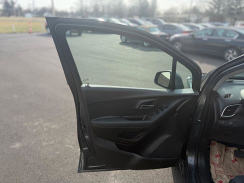 Used 2019 Chevrolet Trax LS w/ Tint and Cruise Package image 18