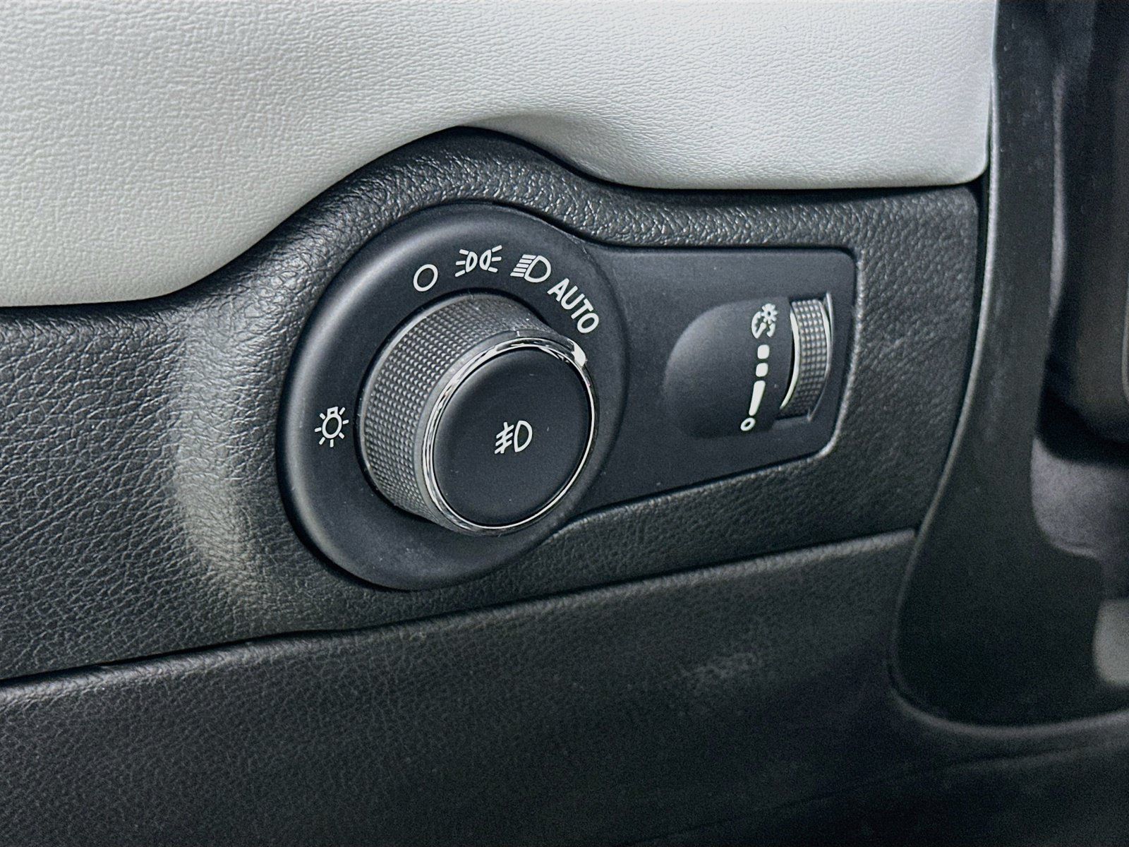 Used 2023 Dodge Durango R/T RWD image 10
