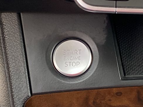 Used 2020 Audi Q5 e Premium w/ Convenience Package image 24