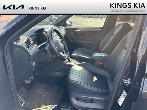 Used 2023 Volkswagen Tiguan SE R-Line AWD/4WD image 4