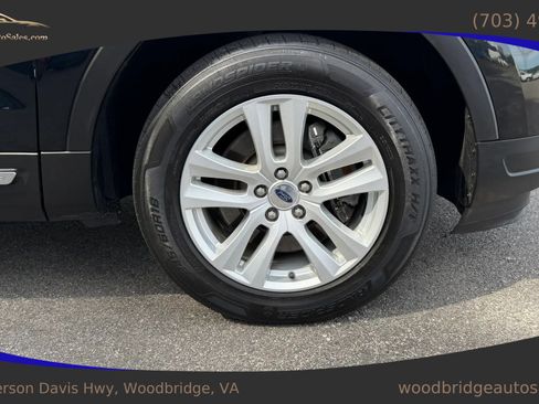 Used 2018 Ford Explorer XLT w/ Equipment Group 202A AWD/4WD image 36