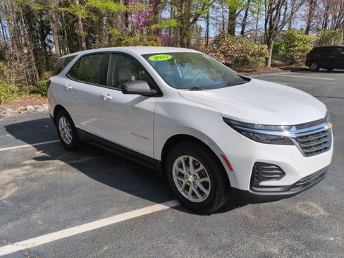 Used 2023 Chevrolet Equinox LS w/ Driver Confidence II Package FWD image 1