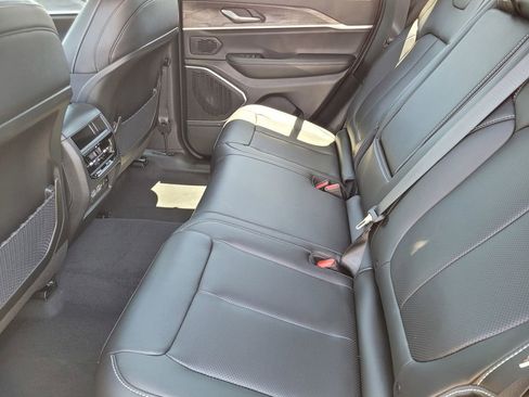 New 2025 Jeep Grand Cherokee Limited 4xe image 4