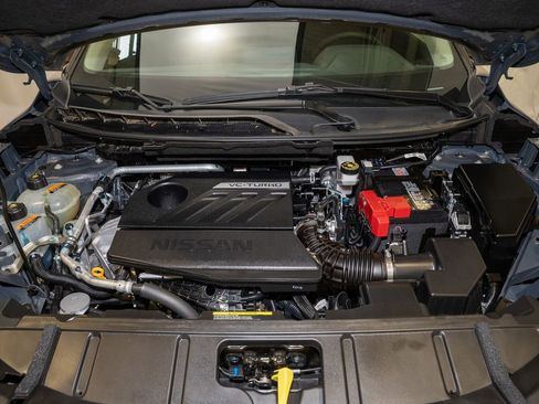 Certified 2025 Nissan Rogue SV image 19