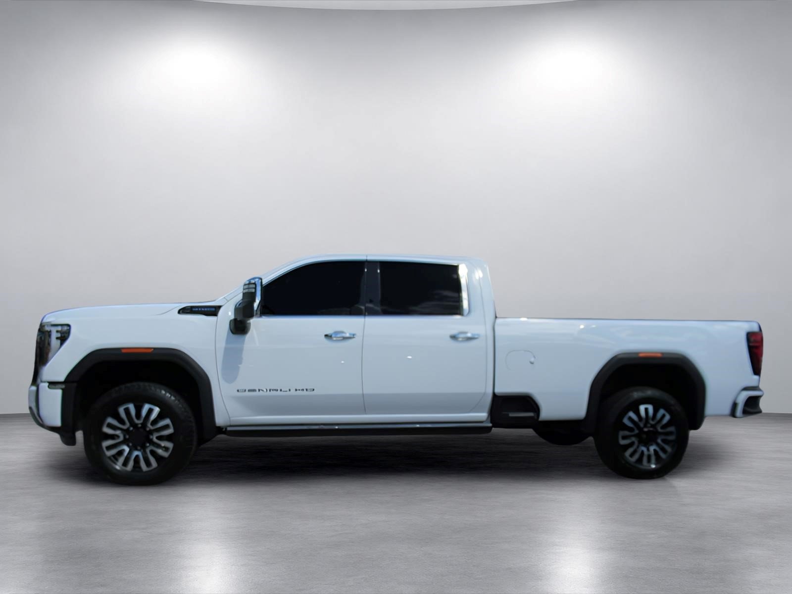 Used 2024 GMC Sierra 3500 Denali Ultimate AWD/4WD image 4