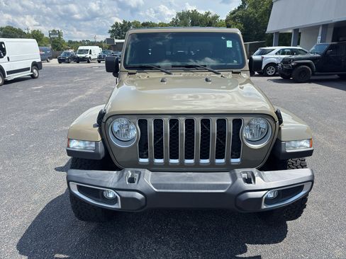 Used 2020 Jeep Gladiator Overland w/ Popular Equipment Package AWD/4WD image 3