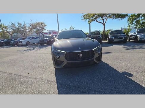 Used 2022 Maserati Levante Modena image 48