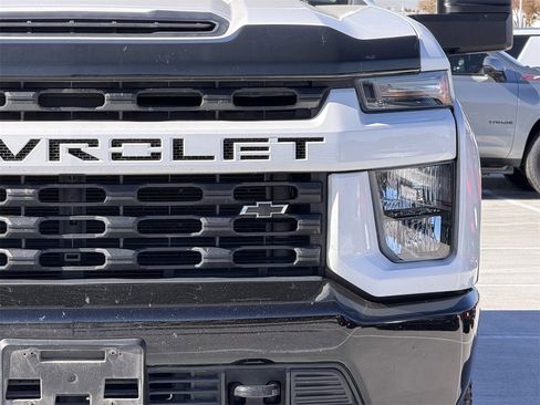 Used 2022 Chevrolet Silverado 2500 Custom w/ Custom Value Package image 9