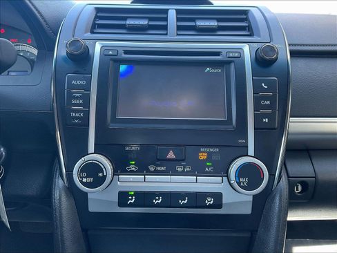 Used 2013 Toyota Camry SE FWD image 14