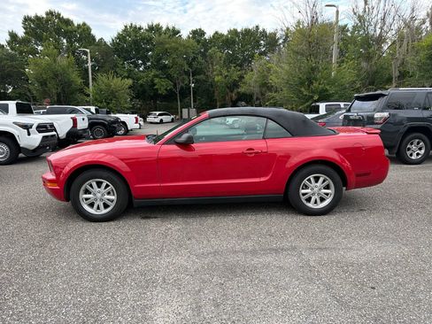 Used 2008 Ford Mustang Premium RWD image 2