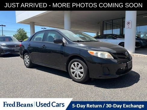 Used 2011 Toyota Corolla LE FWD image 1