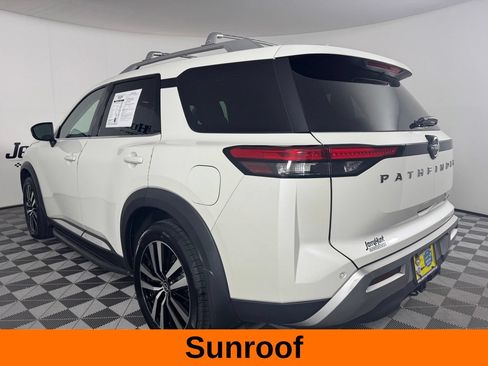 Used 2023 Nissan Pathfinder Platinum FWD image 10