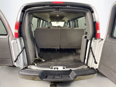 Used 2017 Chevrolet Express 2500 LT w/ LT Preferred Equipment Group RWD image 26
