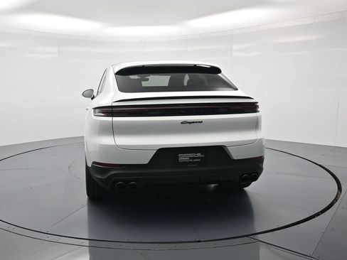 Certified 2026 Porsche Cayenne E-Hybrid Coupe AWD/4WD image 29