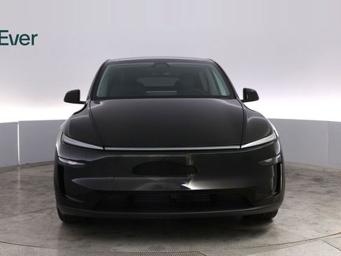 Used 2026 Tesla Model Y Long Range RWD image 12