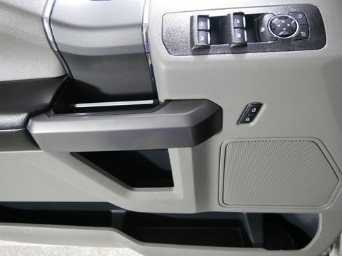 Used 2019 Ford F150 XLT w/ Equipment Group 302A Luxury AWD/4WD image 19