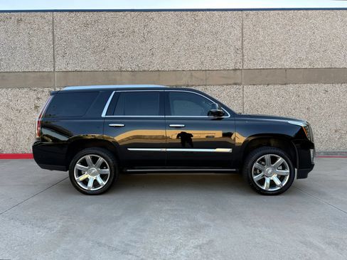 Used 2019 Cadillac Escalade Premium Luxury RWD image 7
