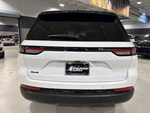 New 2025 Jeep Grand Cherokee Limited image 10