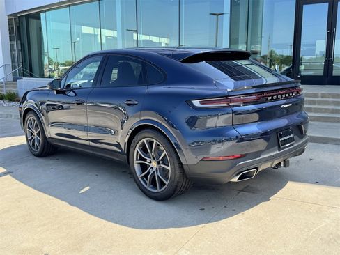 New 2025 Porsche Cayenne Coupe image 3