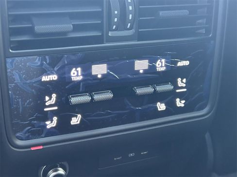 Used 2025 Porsche Cayenne GTS image 23