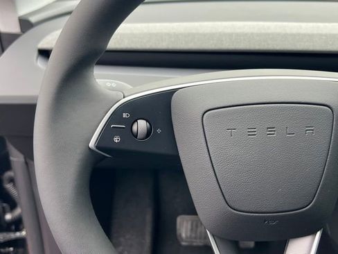 Used 2026 Tesla Model Y 2WD image 20