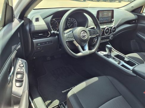 Used 2025 Nissan Sentra SV FWD image 5