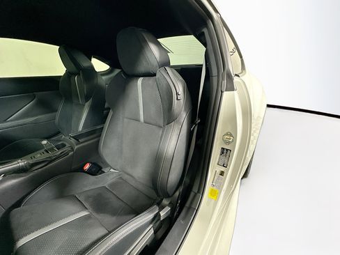 Used 2025 Toyota GR86 Premium RWD image 12