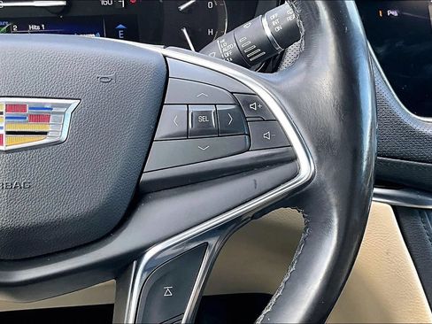 Used 2018 Cadillac XT5 Luxury w/ Driver Awareness Package AWD/4WD image 18