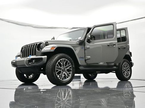 Used 2023 Jeep Wrangler Unlimited Sahara image 59