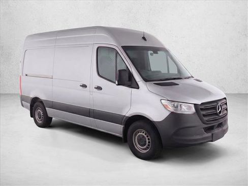 Used 2021 Mercedes-Benz Sprinter 2500 image 3