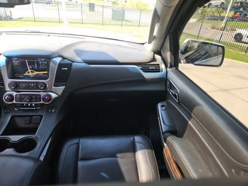 Used 2018 Chevrolet Suburban LT AWD/4WD image 35