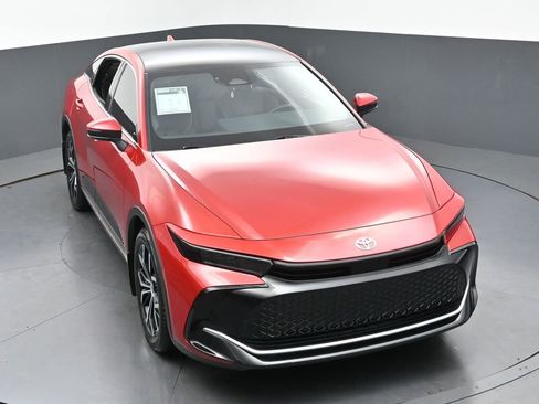 Used 2024 Toyota Crown Limited image 37