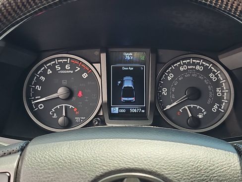 Used 2022 Toyota Tacoma TRD Sport w/ Technology Package AWD/4WD image 18