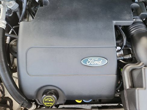 Used 2015 Ford Explorer XLT w/ Equipment Group 201A FWD image 23