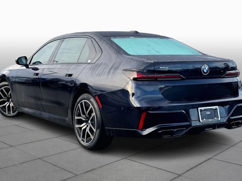 Certified 2023 BMW 760i xDrive image 11