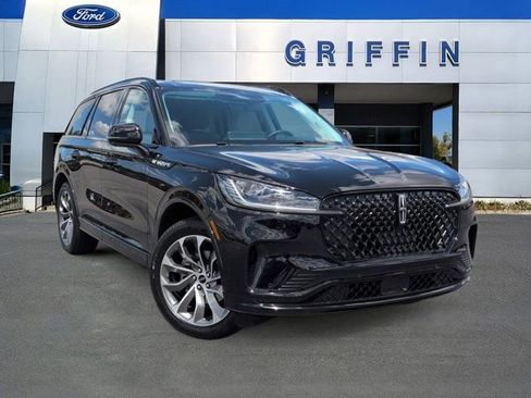 New 2026 Lincoln Aviator AWD image 2