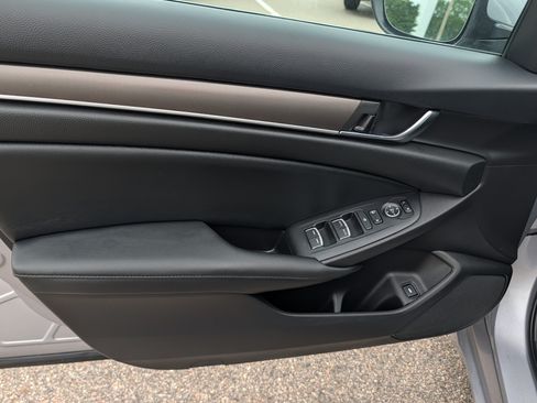 Used 2022 Honda Accord LX image 21