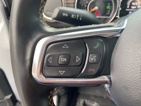 Used 2022 Jeep Gladiator Overland image 21
