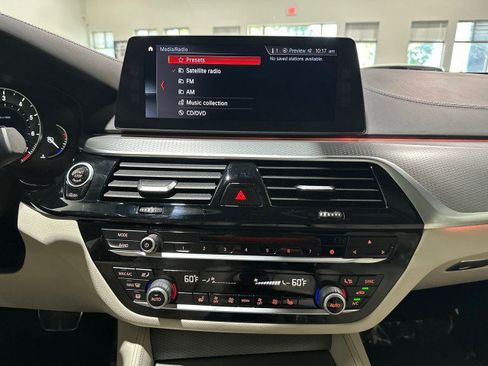 Used 2018 BMW 540i RWD image 40